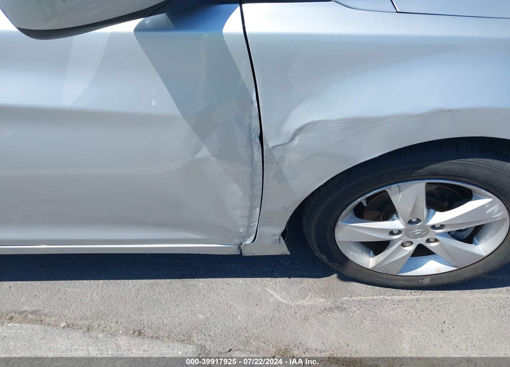 2013 HYUNDAI ELANTRA GLS VIN: 5NPDH4AE0DH450476