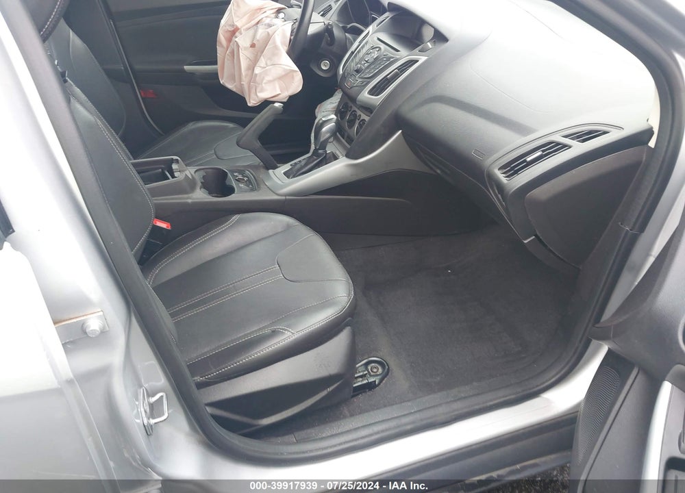 2014 FORD FOCUS SE VIN: 1FADP3K2XEL246370