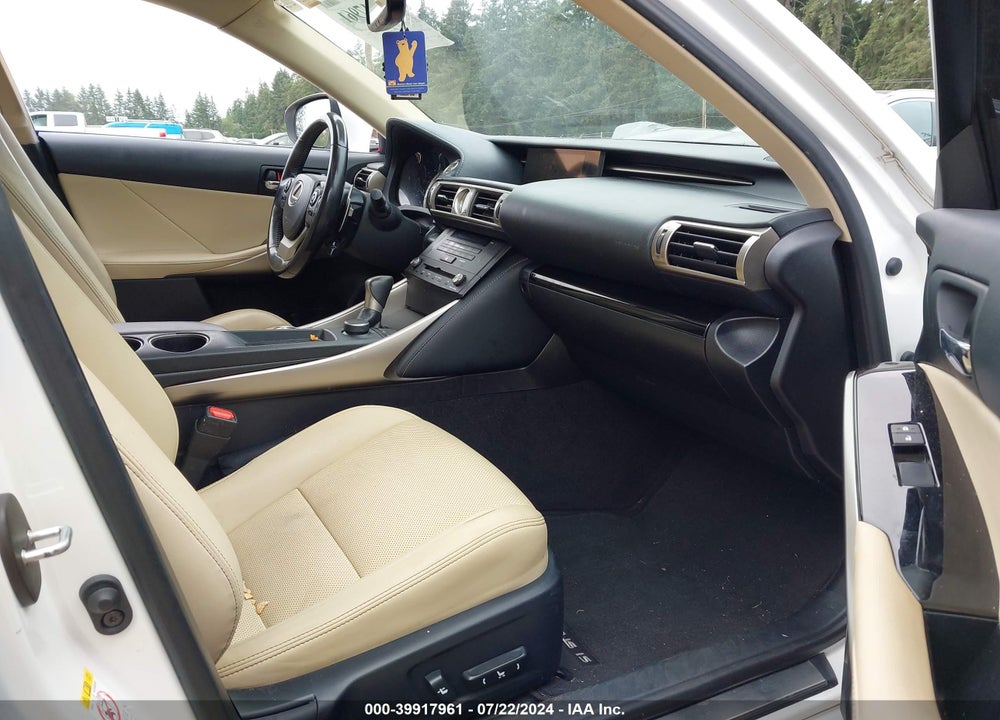 2016 LEXUS IS 200T VIN: JTHBA1D27G5036769