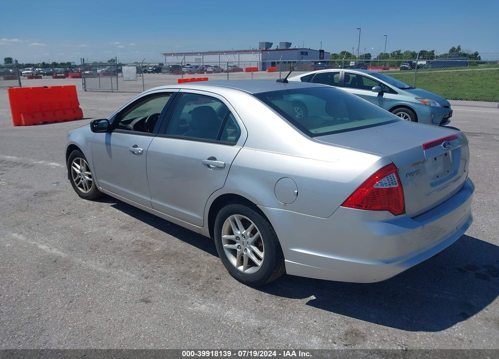 2012 FORD FUSION S VIN: 3FAHP0GA8CR206688