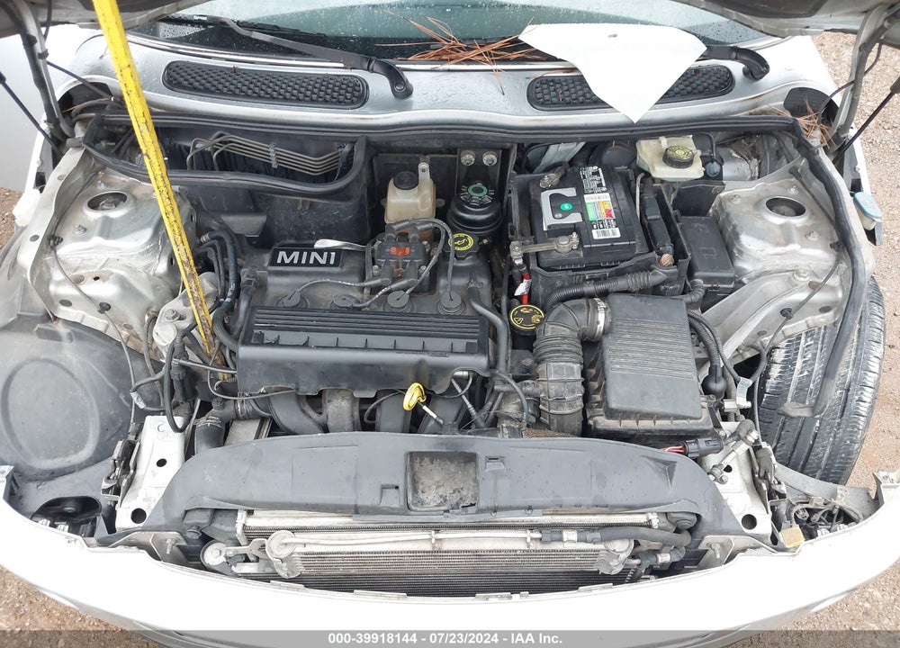 2005 MINI COOPER VIN: WMWRC33425TJ66456