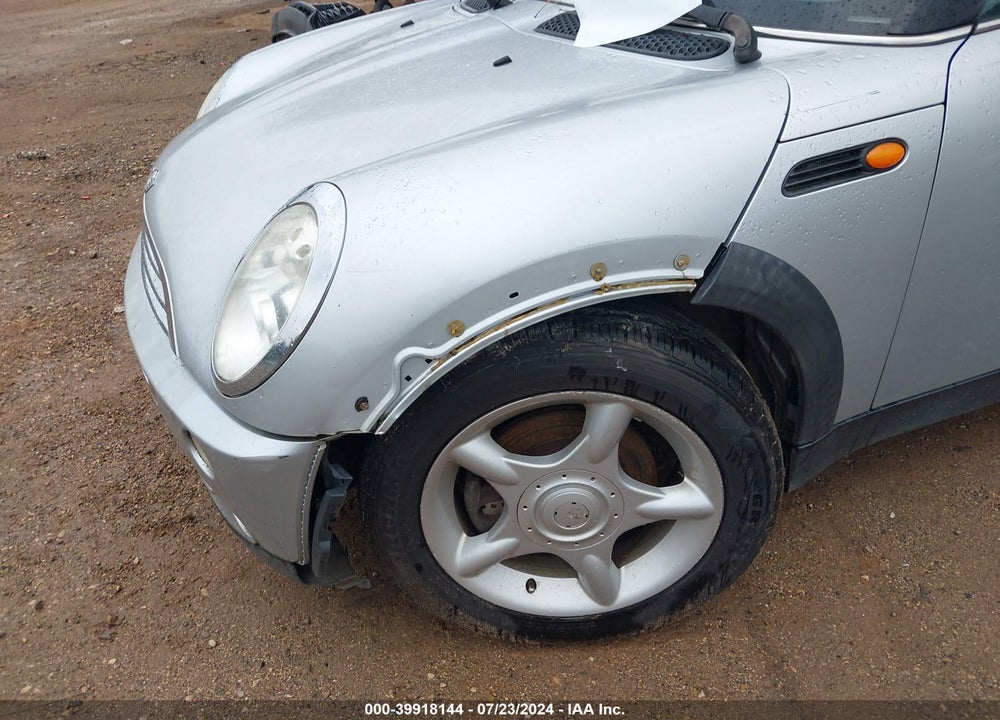 2005 MINI COOPER VIN: WMWRC33425TJ66456