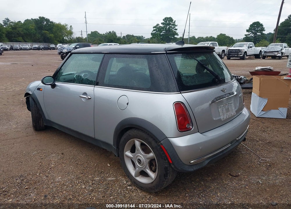2005 MINI COOPER VIN: WMWRC33425TJ66456