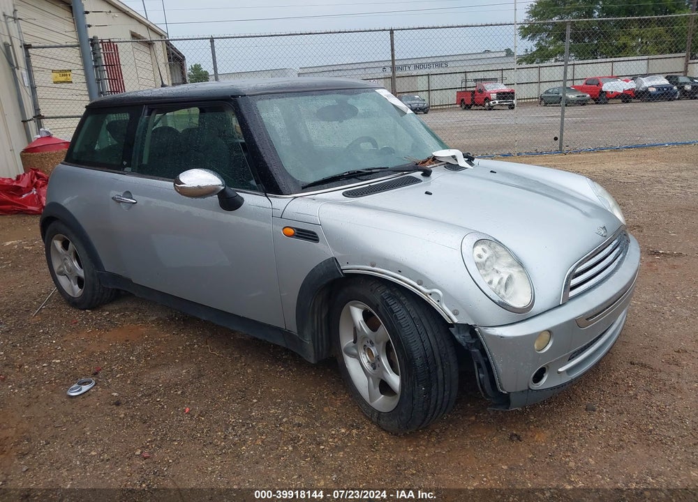 2005 MINI COOPER VIN: WMWRC33425TJ66456