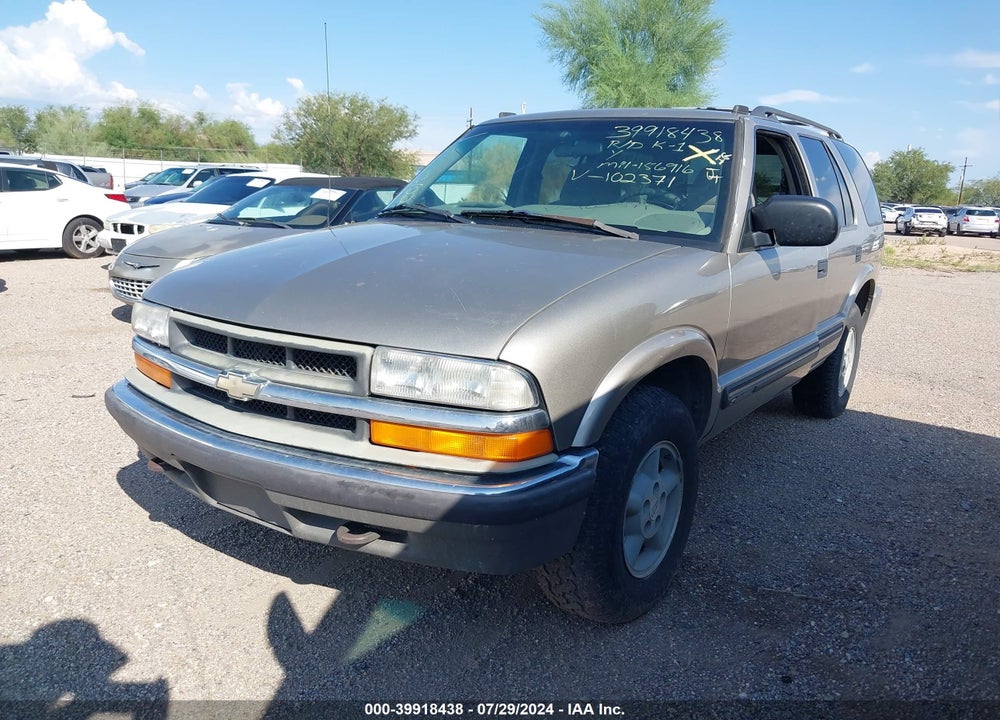 2001 CHEVROLET BLAZER LS VIN: 1GNDT13W11K102371