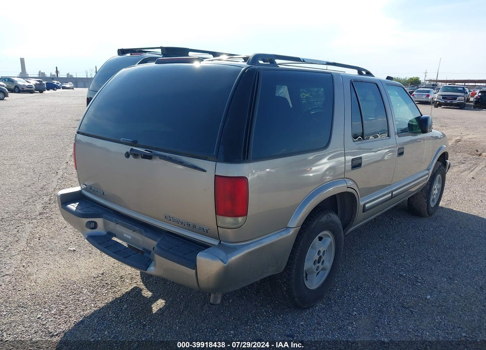 2001 CHEVROLET BLAZER LS VIN: 1GNDT13W11K102371