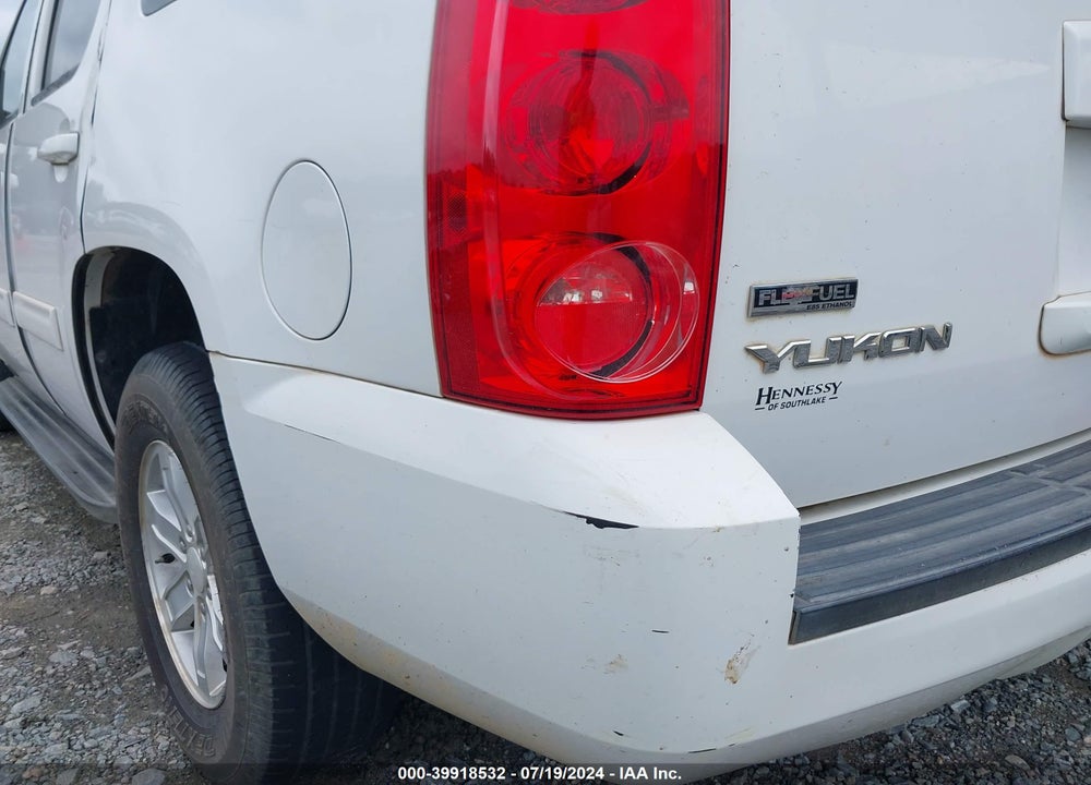 2011 GMC YUKON SLE VIN: 1GKS1AE02BR233000
