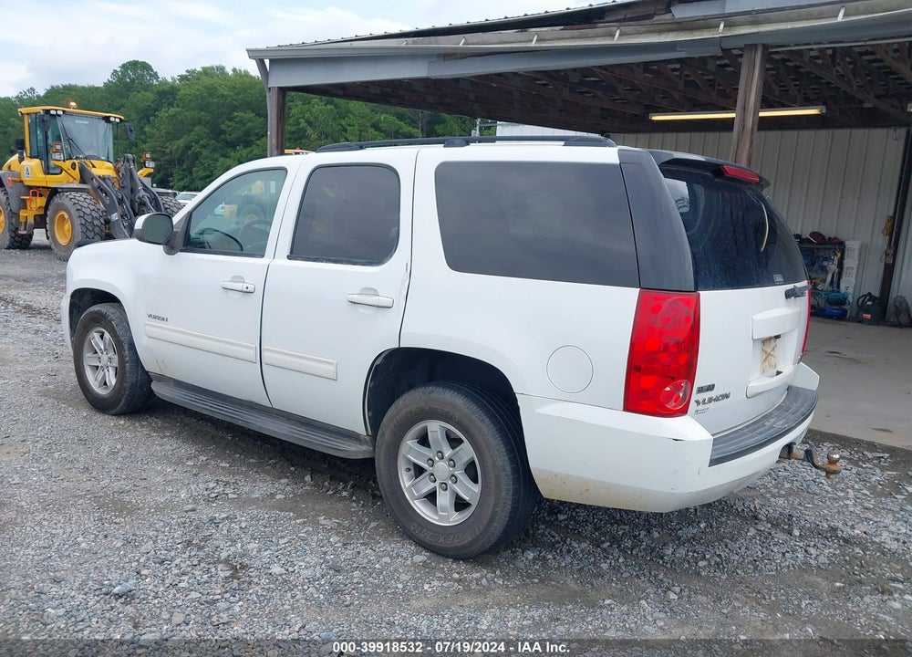 2011 GMC YUKON SLE VIN: 1GKS1AE02BR233000