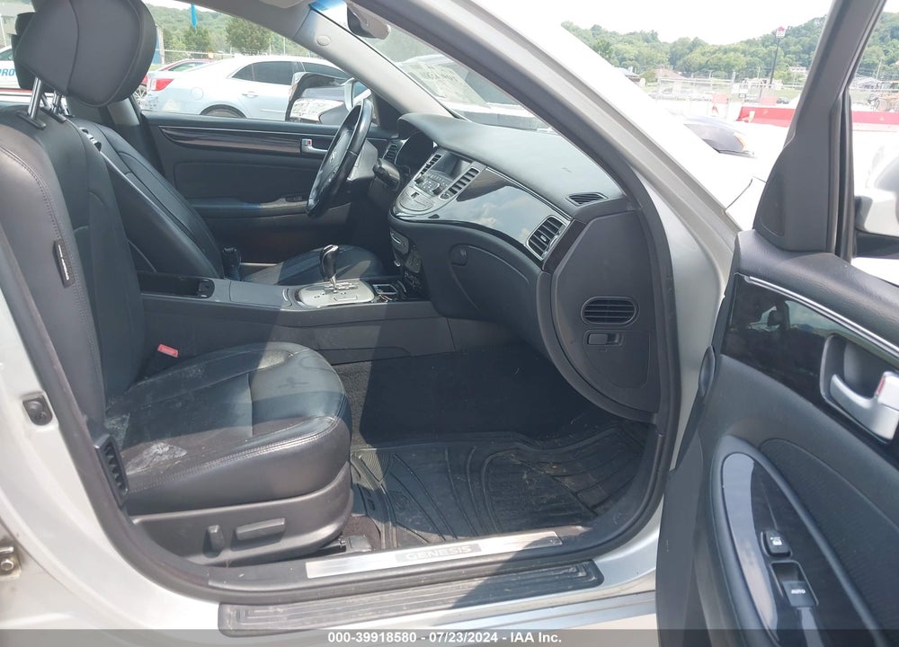 2013 HYUNDAI GENESIS 3.8 VIN: KMHGC4DD8DU235394