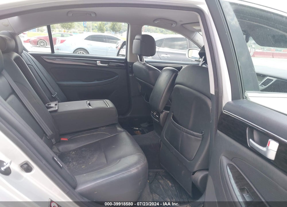 2013 HYUNDAI GENESIS 3.8 VIN: KMHGC4DD8DU235394