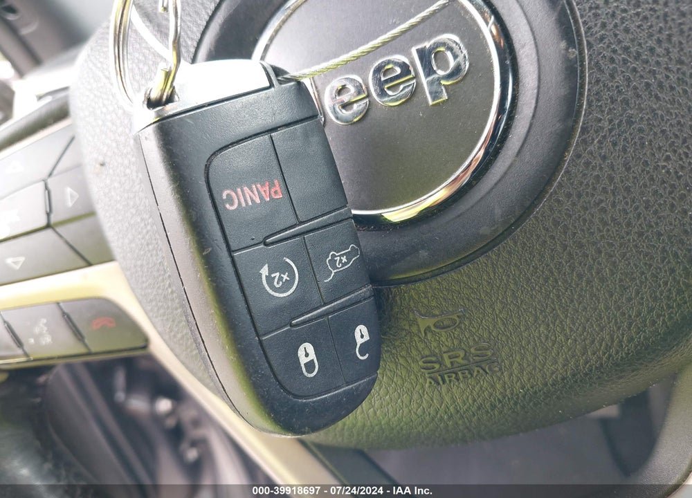 2015 JEEP GRAND CHEROKEE ALTITUDE VIN: 1C4RJFAG0FC752064