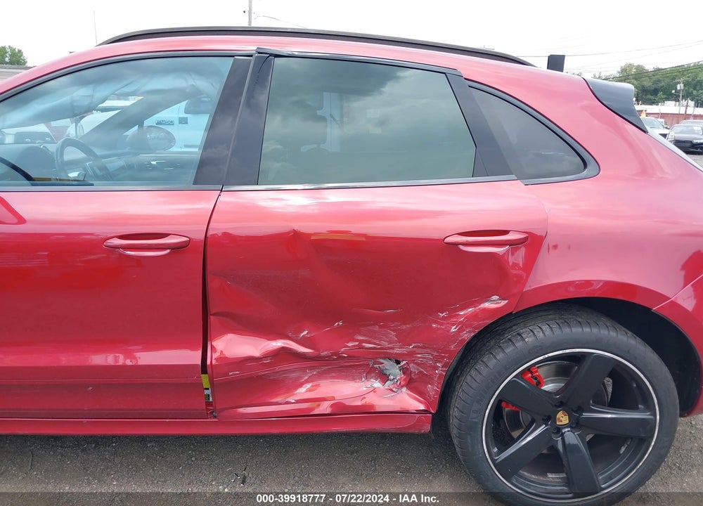 2016 PORSCHE MACAN TURBO VIN: WP1AF2A59GLB91725