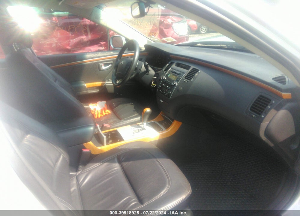 2008 HYUNDAI AZERA LIMITED VIN: KMHFC46F18A333524