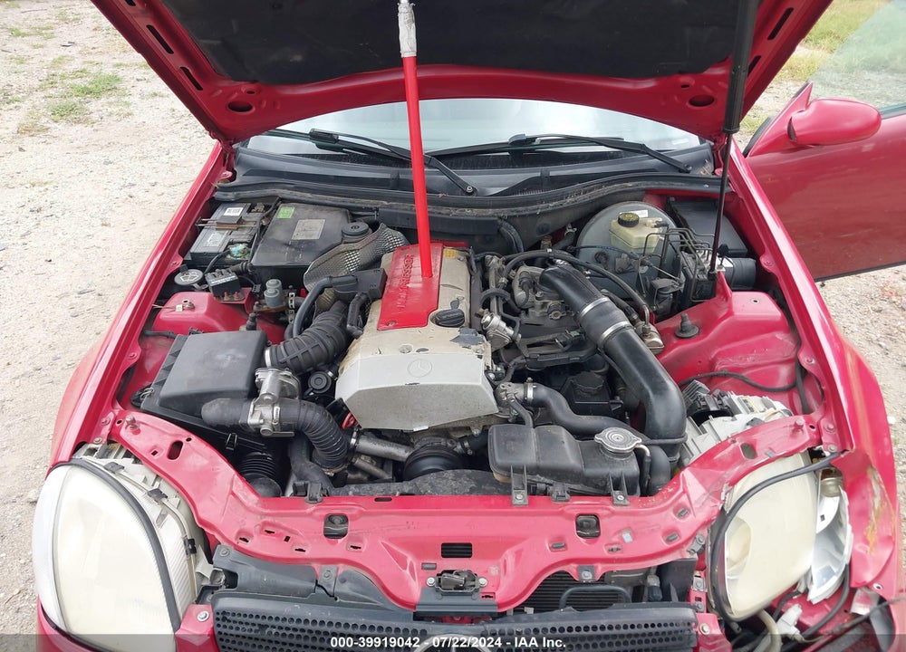 1998 MERCEDES-BENZ SLK 230 VIN: WDBKK47F0WF038188