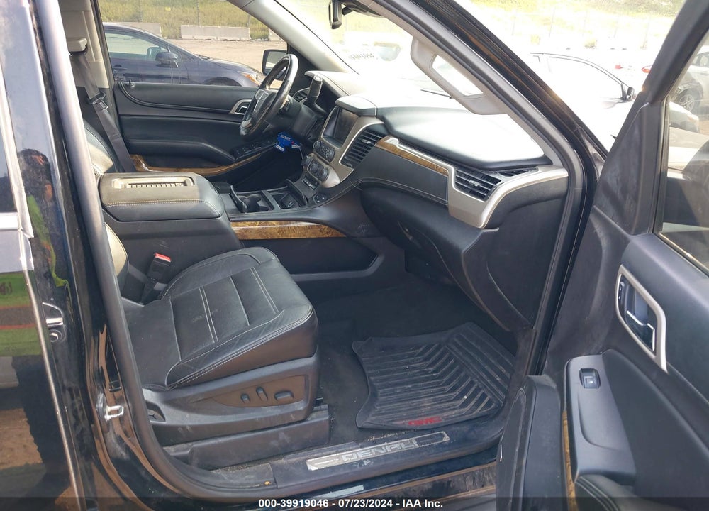 2016 GMC YUKON XL DENALI VIN: 1GKS2HKJ0GR199732