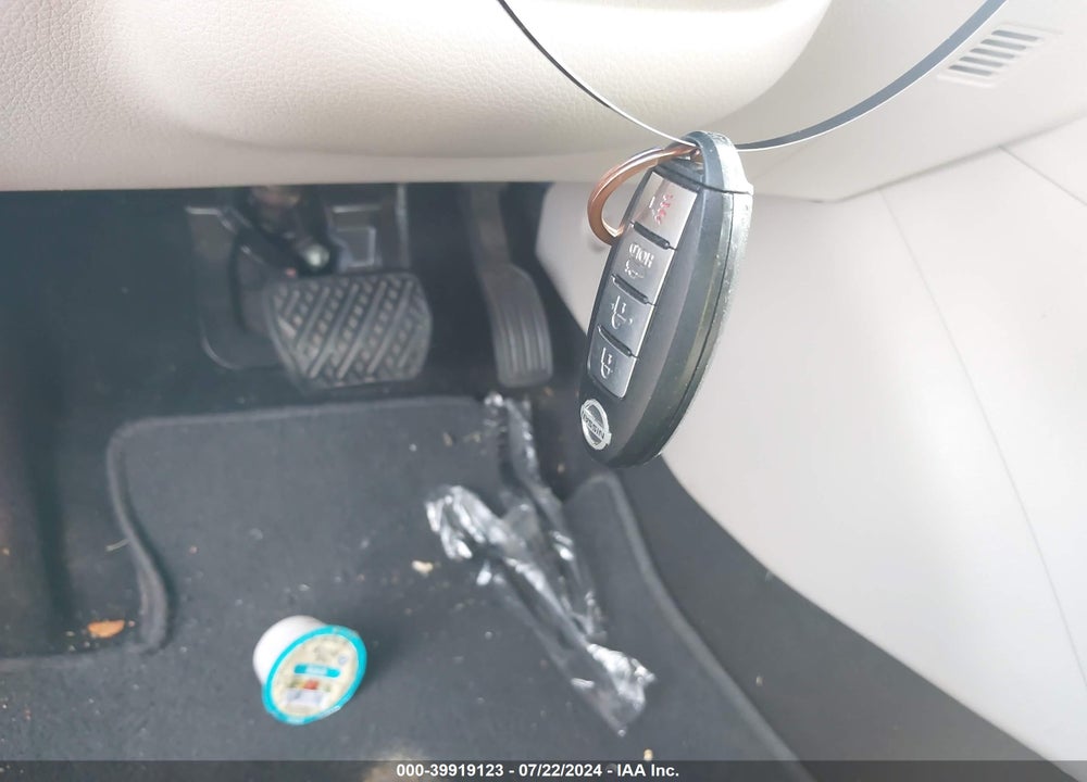 2015 NISSAN SENTRA SL VIN: 3N1AB7AP4FY329319
