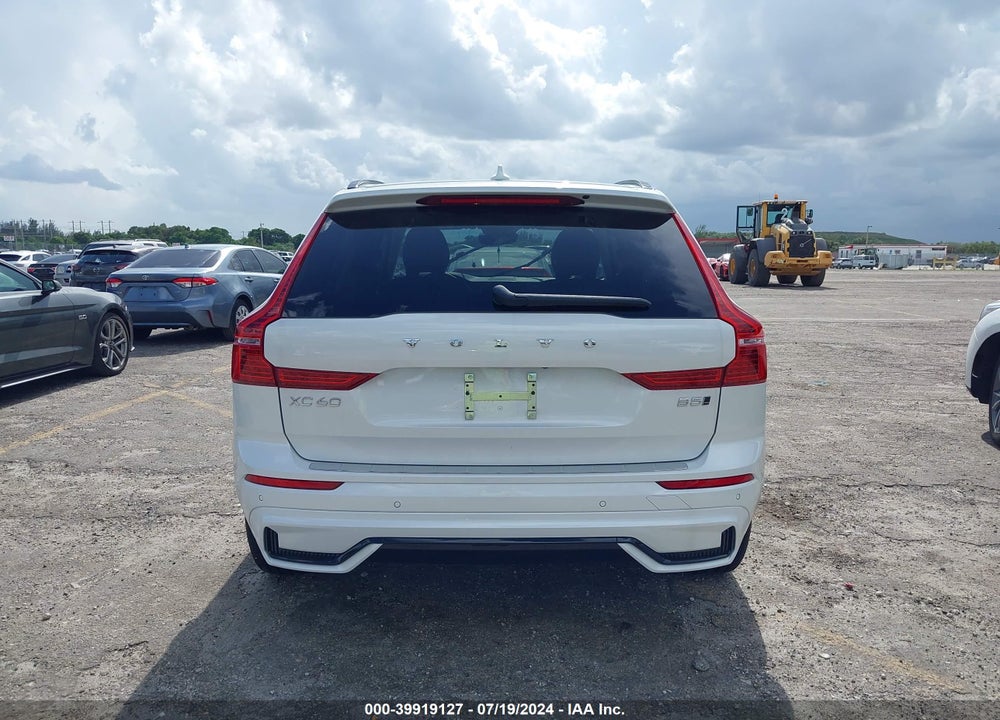 2024 VOLVO XC60 B5 CORE DARK THEME VIN: YV4L12RK3R1907498
