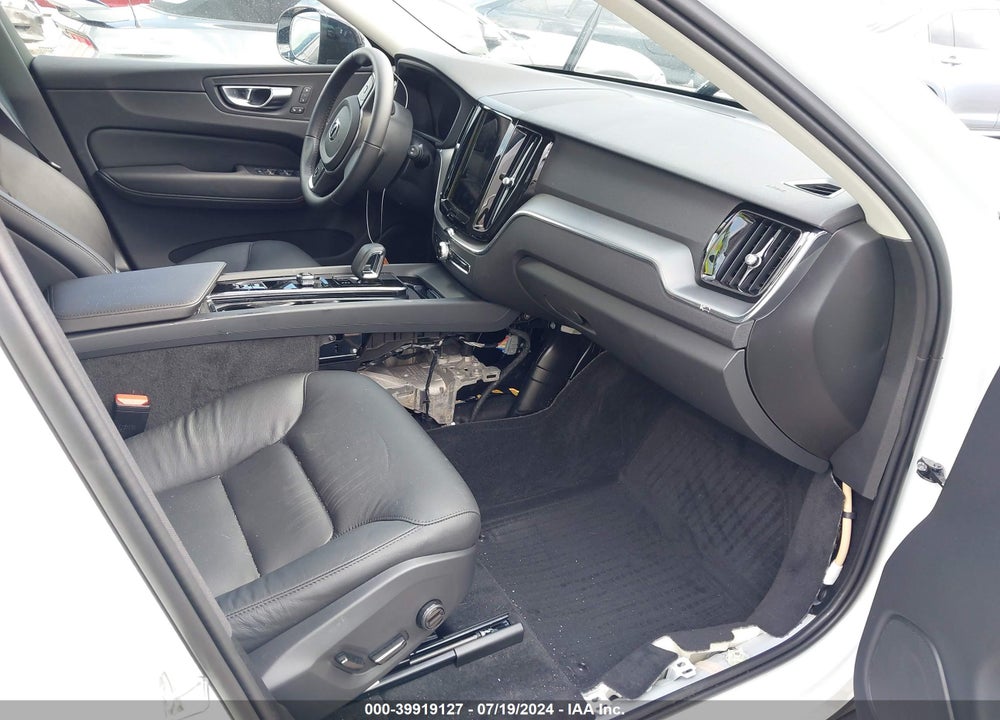 2024 VOLVO XC60 B5 CORE DARK THEME VIN: YV4L12RK3R1907498