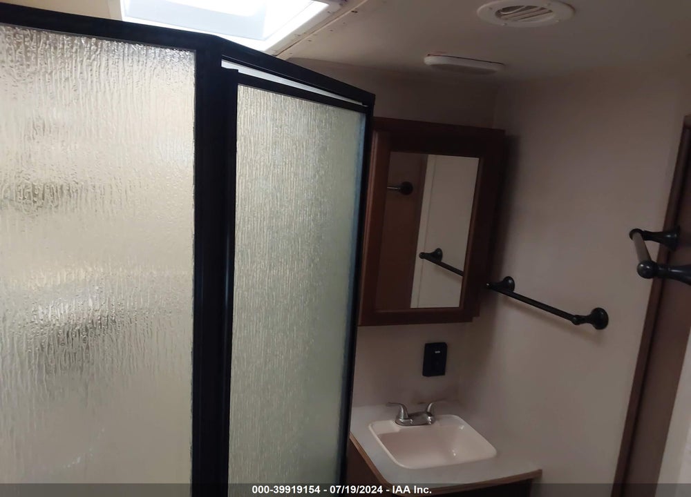2015 JAYCO JAYFL184BH VIN: 1UJBJ0BP7F1TG0073