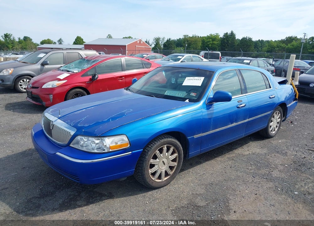 2006 LINCOLN TOWN CAR SIGNATURE LIMITED VIN: 1LNHM82W66Y631235