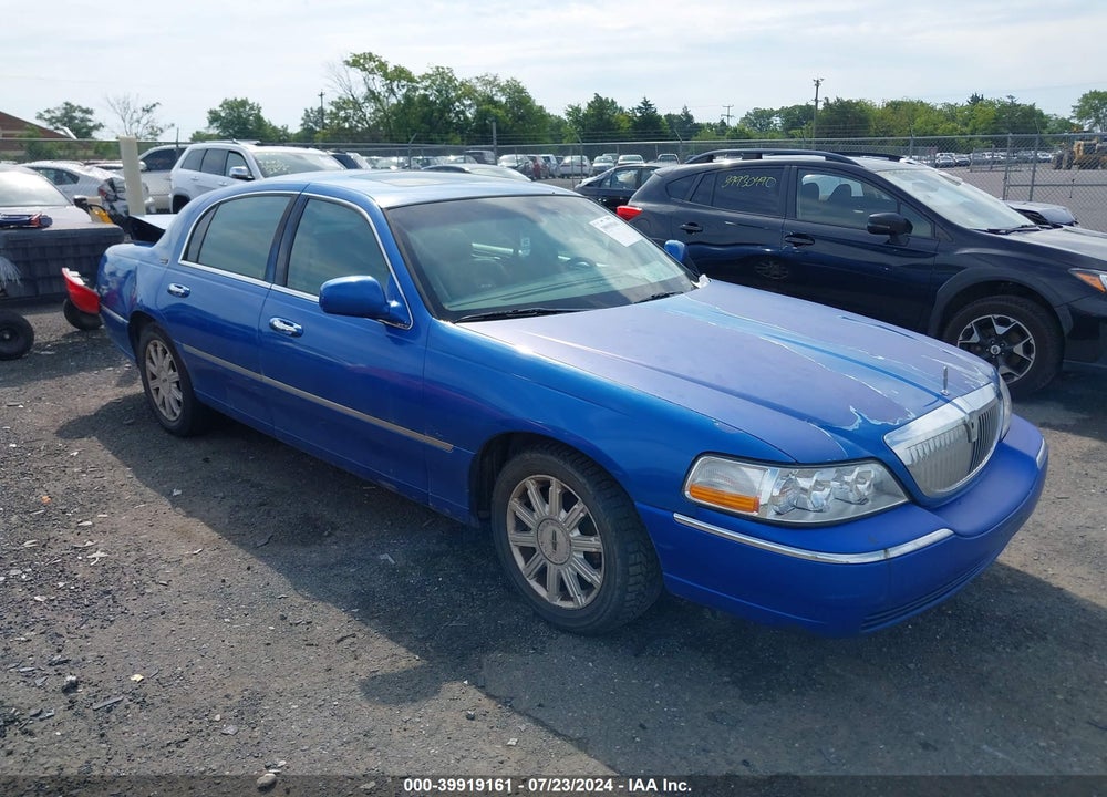2006 LINCOLN TOWN CAR SIGNATURE LIMITED VIN: 1LNHM82W66Y631235