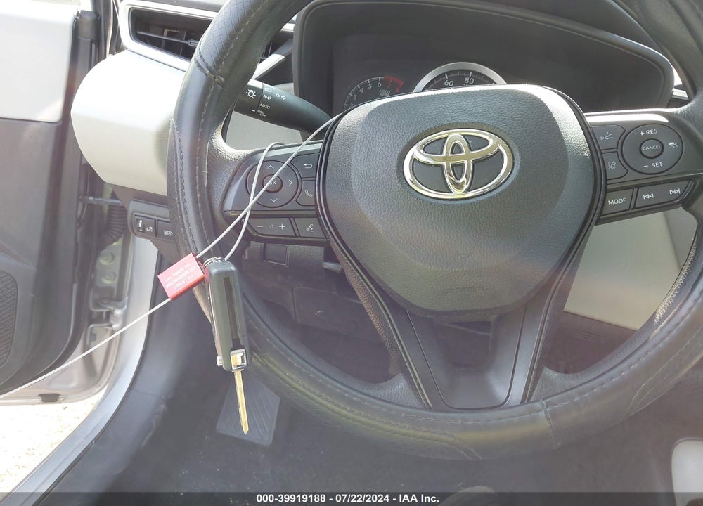 2020 TOYOTA COROLLA LE VIN: JTDEPRAE8LJ080050