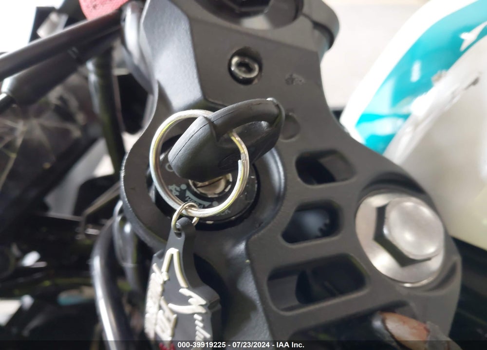 2024 YAMAHA YZFR3 A VIN: MH3RH18Y2RK015781