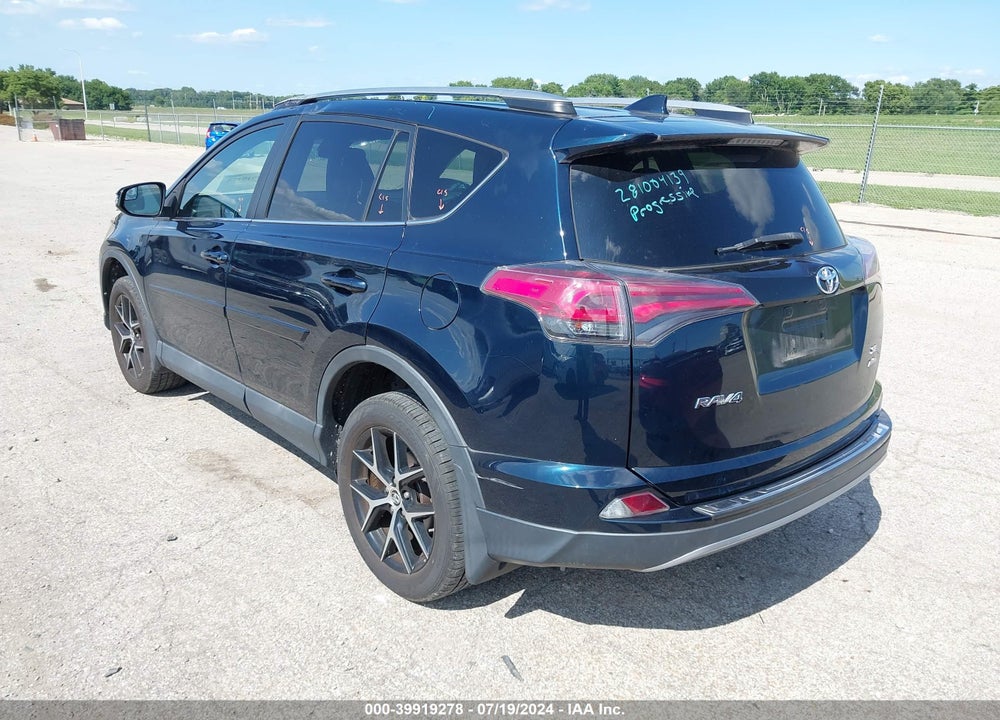 2017 TOYOTA RAV4 SE VIN: 2T3JFREV5HW675524