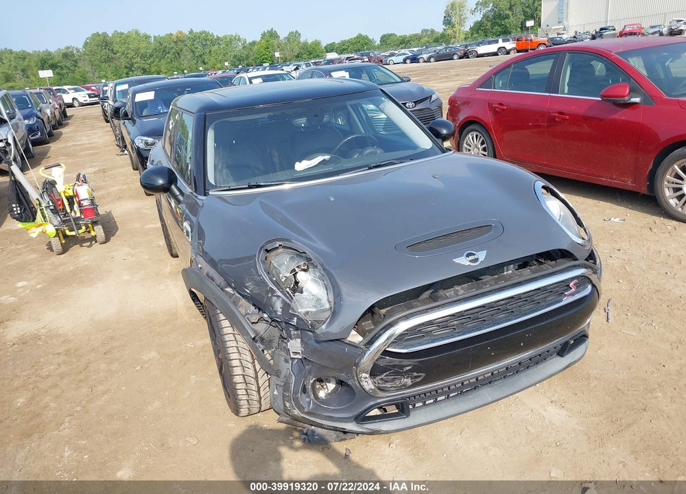2016 MINI CLUBMAN COOPER S VIN: WMWLN9C52G2B31763