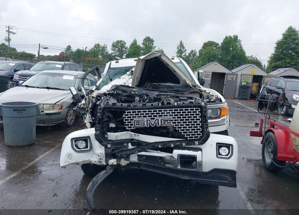 2016 GMC SIERRA 2500HD DENALI VIN: 1GT12UE82GF218355