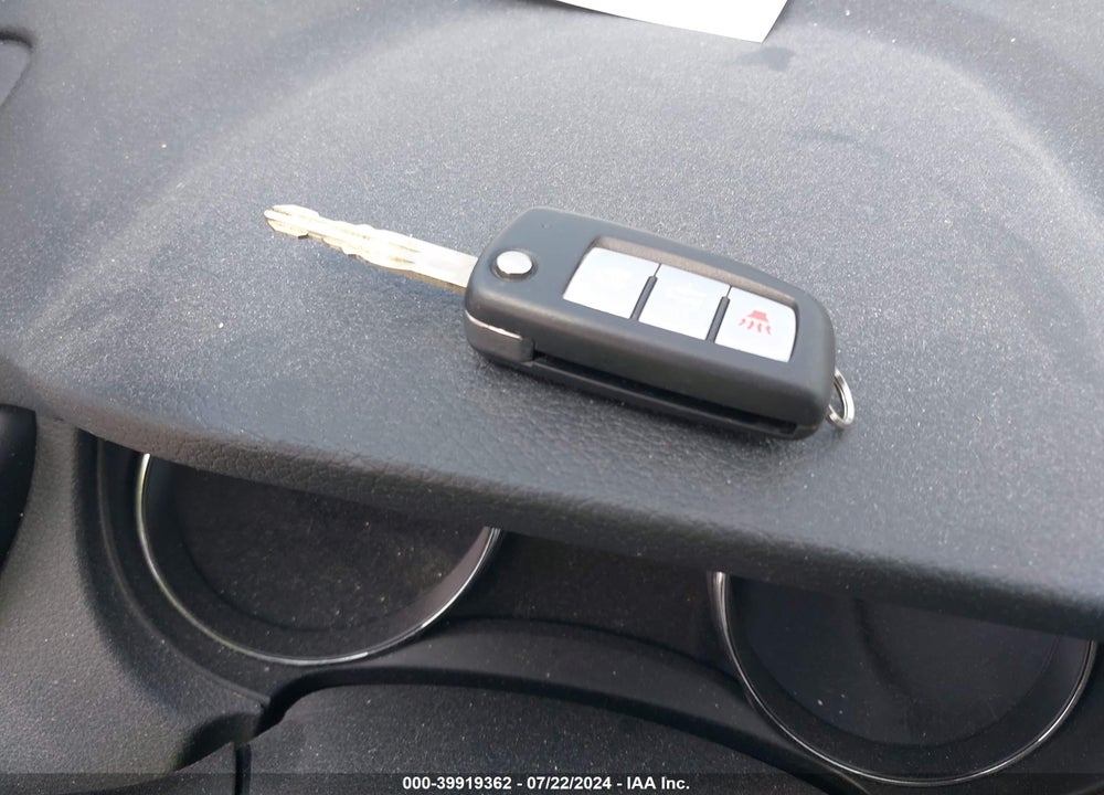 2019 NISSAN ROGUE S VIN: 5N1AT2MV3KC815917