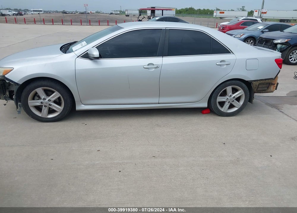 2014 TOYOTA CAMRY SE VIN: 4T1BF1FK5EU355392