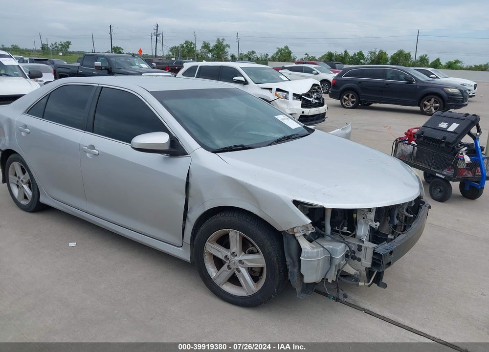 2014 TOYOTA CAMRY SE VIN: 4T1BF1FK5EU355392