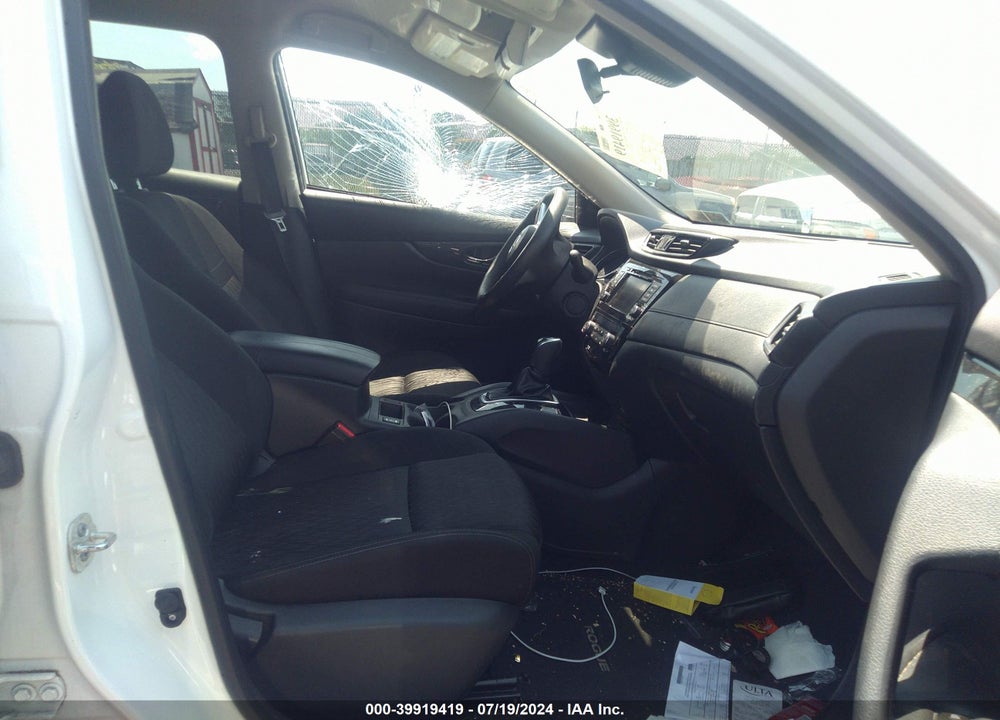 2019 NISSAN ROGUE SV VIN: KNMAT2MV1KP530789
