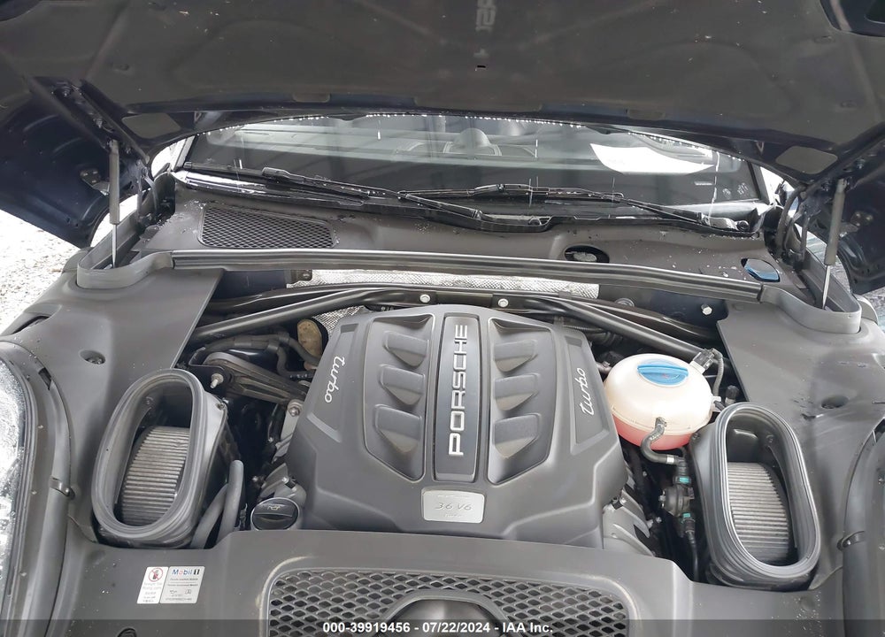 2015 PORSCHE MACAN TURBO VIN: WP1AF2A51FLB90292