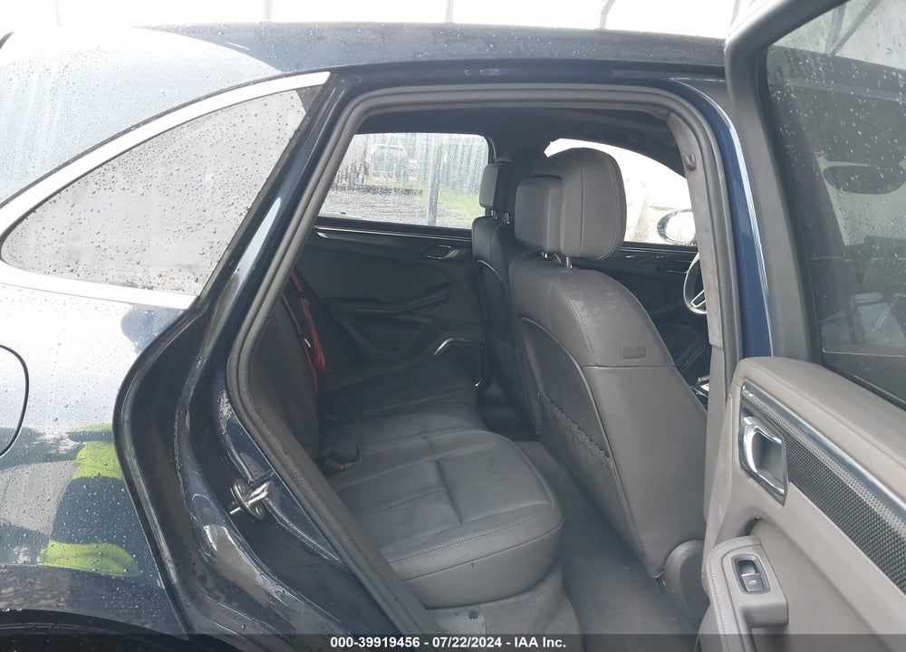 2015 PORSCHE MACAN TURBO VIN: WP1AF2A51FLB90292