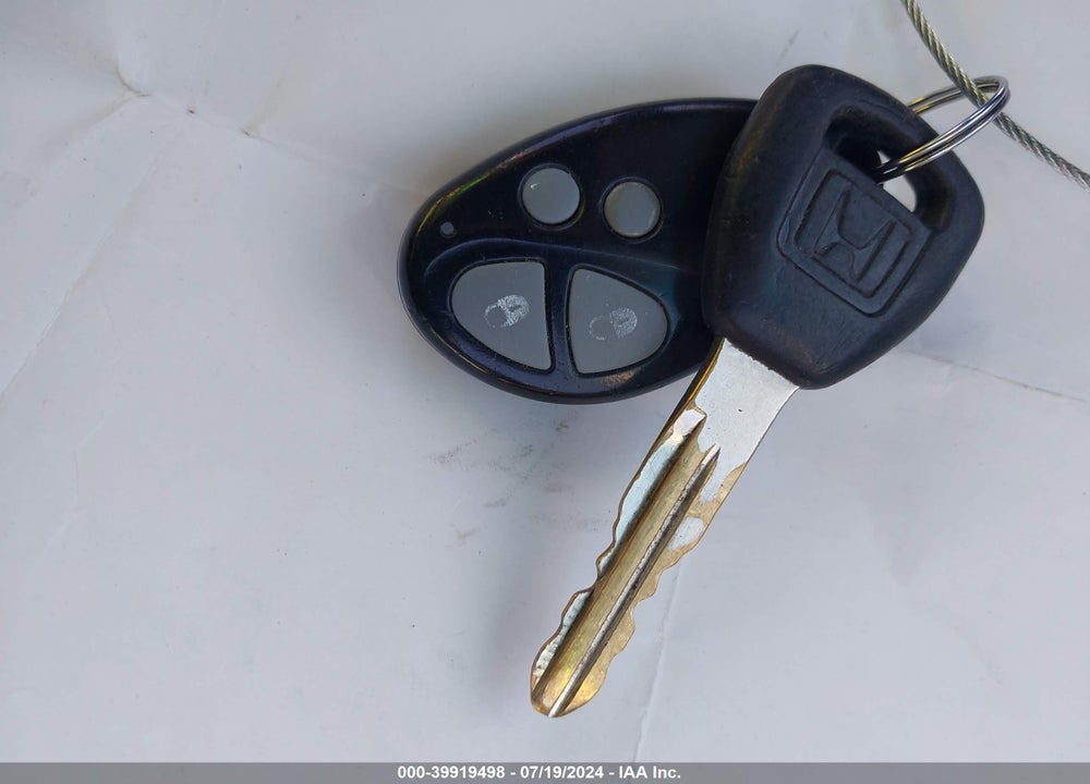 2001 HONDA CIVIC LX VIN: 2HGES15561H617539