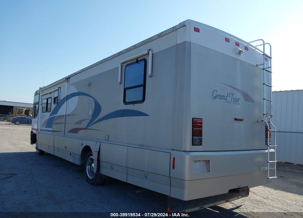 1999 WINNEBAGO P30 VIN: 1GBMP37B6W3316830