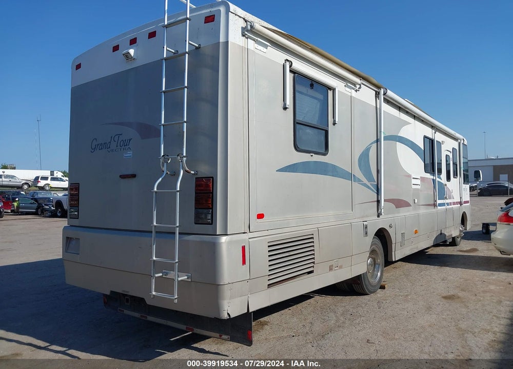 1999 WINNEBAGO P30 VIN: 1GBMP37B6W3316830