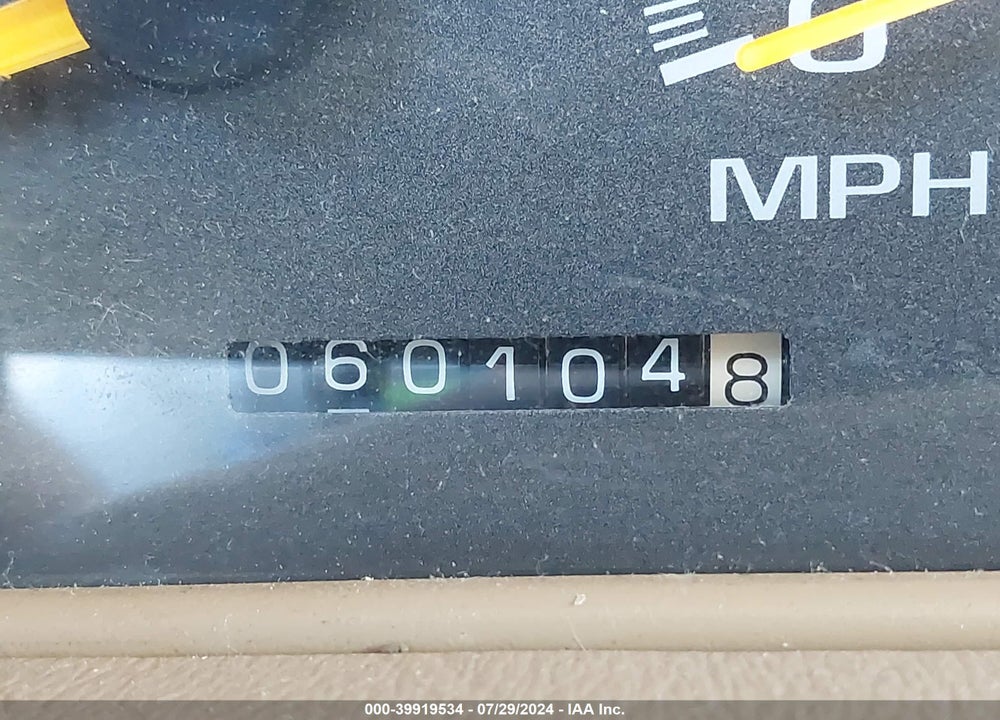 1999 WINNEBAGO P30 VIN: 1GBMP37B6W3316830