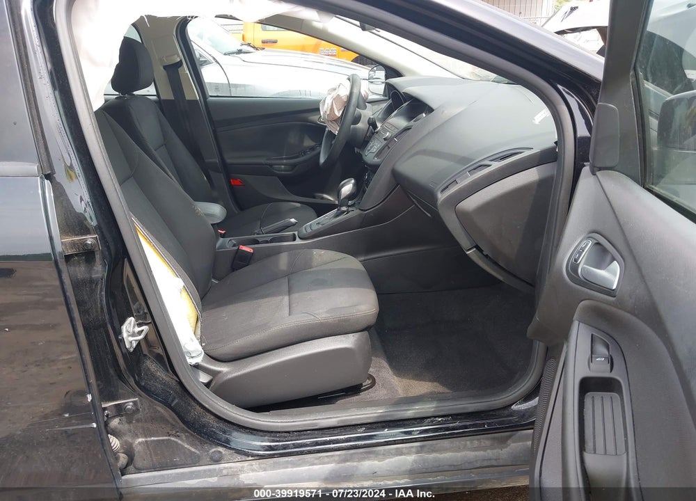 2018 FORD FOCUS SE VIN: 1FADP3F20JL210076