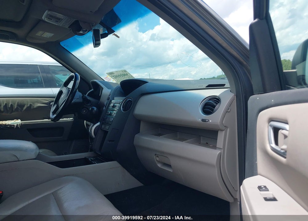 2010 HONDA PILOT EX-L VIN: 5FNYF3H66AB016685