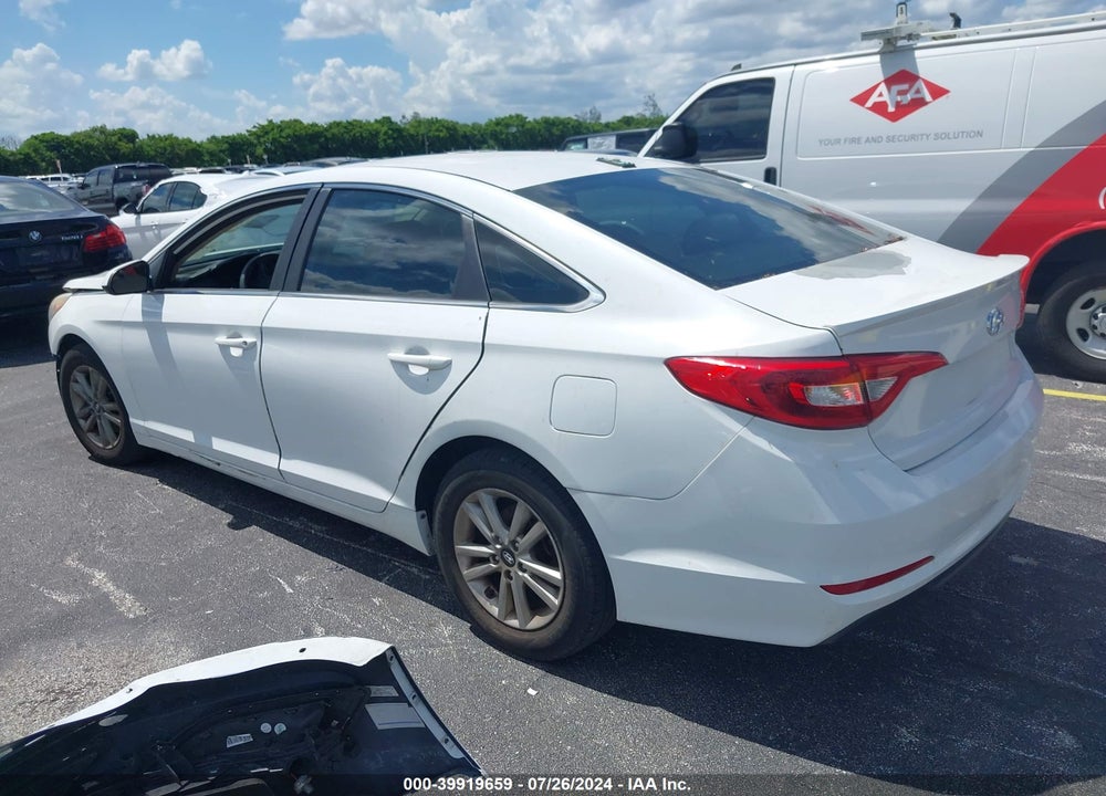 2015 HYUNDAI SONATA SE VIN: 5NPE24AF7FH054644