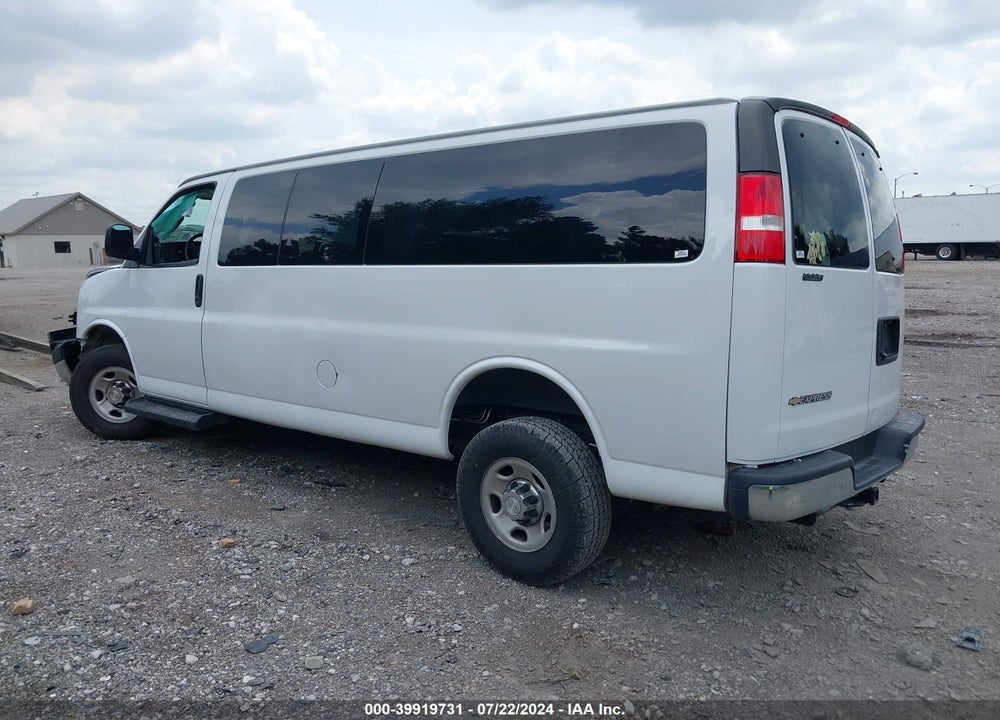 2020 CHEVROLET EXPRESS PASSENGER RWD 3500 EXTENDED WHEELBASE LT VIN: 1GAZGPFG0L1170592