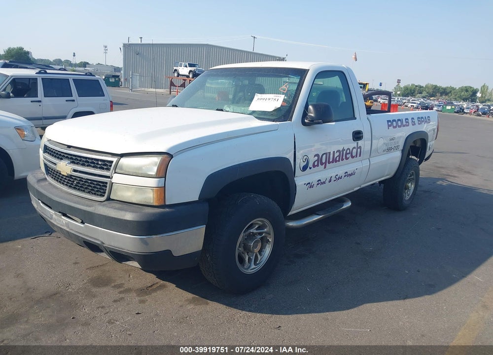 2006 CHEVROLET SILVERADO 2500HD WORK TRUCK VIN: 1GCHC24U56E230647