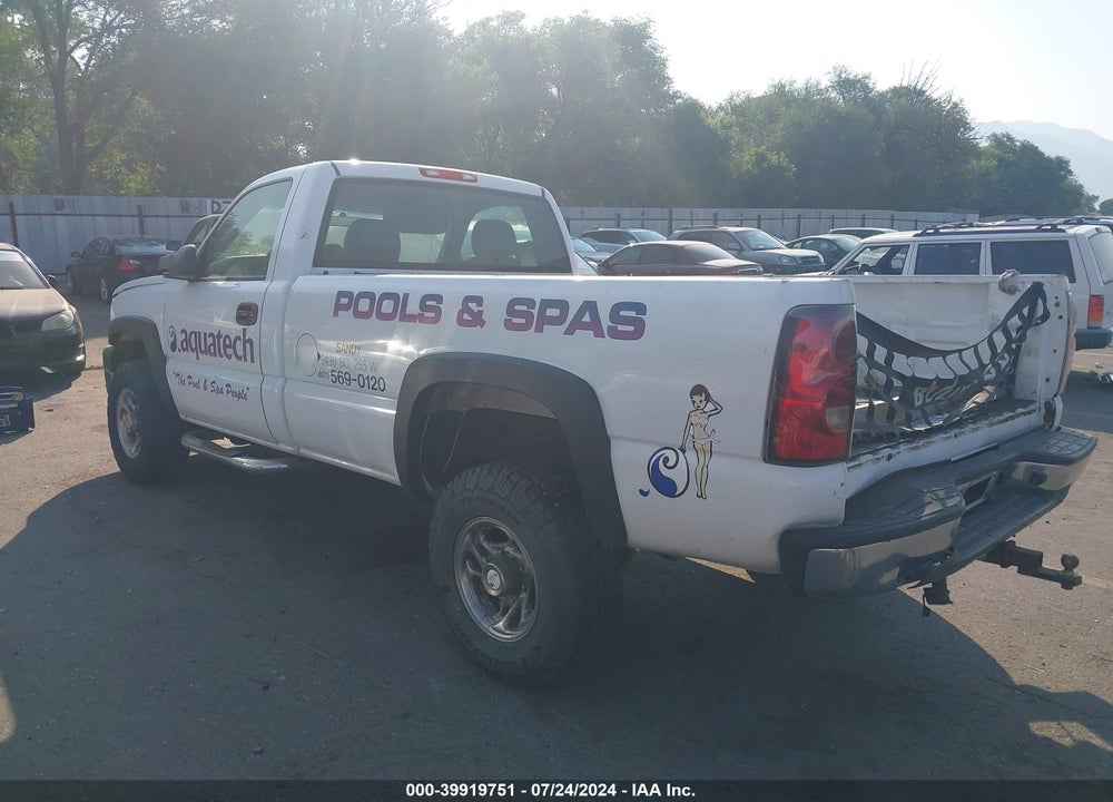 2006 CHEVROLET SILVERADO 2500HD WORK TRUCK VIN: 1GCHC24U56E230647