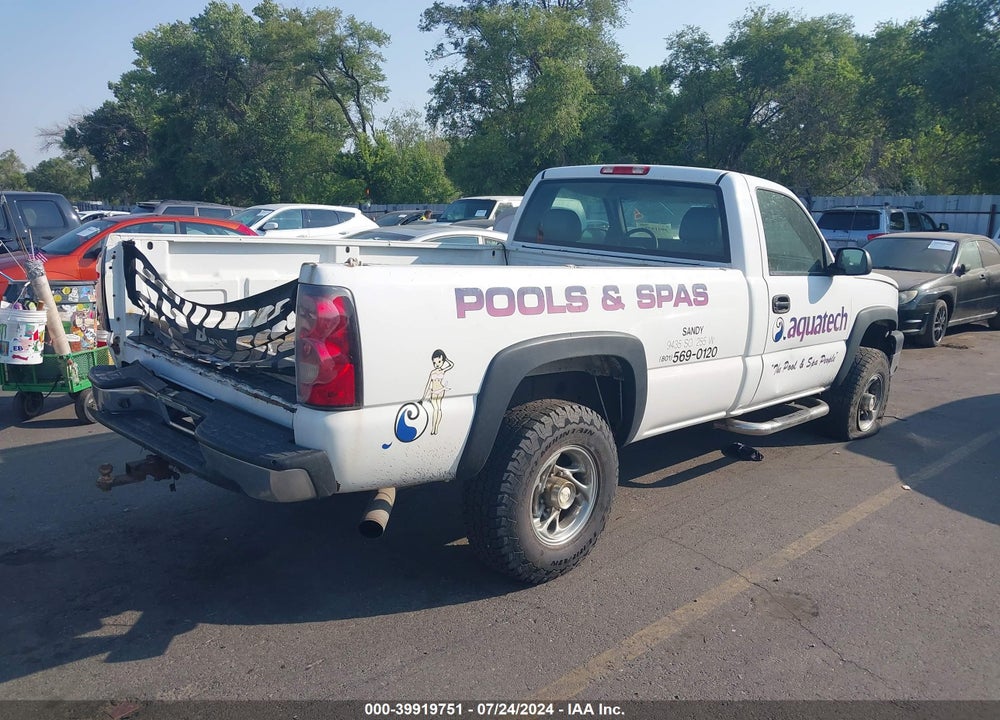 2006 CHEVROLET SILVERADO 2500HD WORK TRUCK VIN: 1GCHC24U56E230647