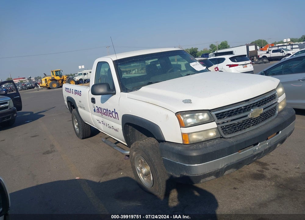 2006 CHEVROLET SILVERADO 2500HD WORK TRUCK VIN: 1GCHC24U56E230647