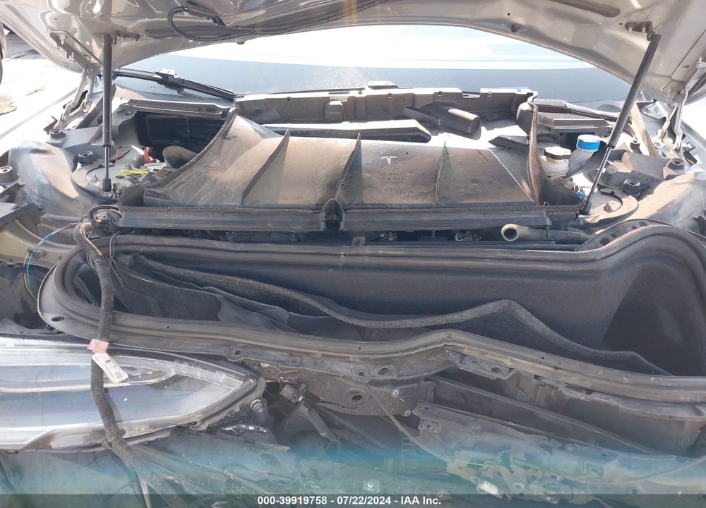 2018 TESLA MODEL S 100D/75D/P100D VIN: 5YJSA1E24JF256795