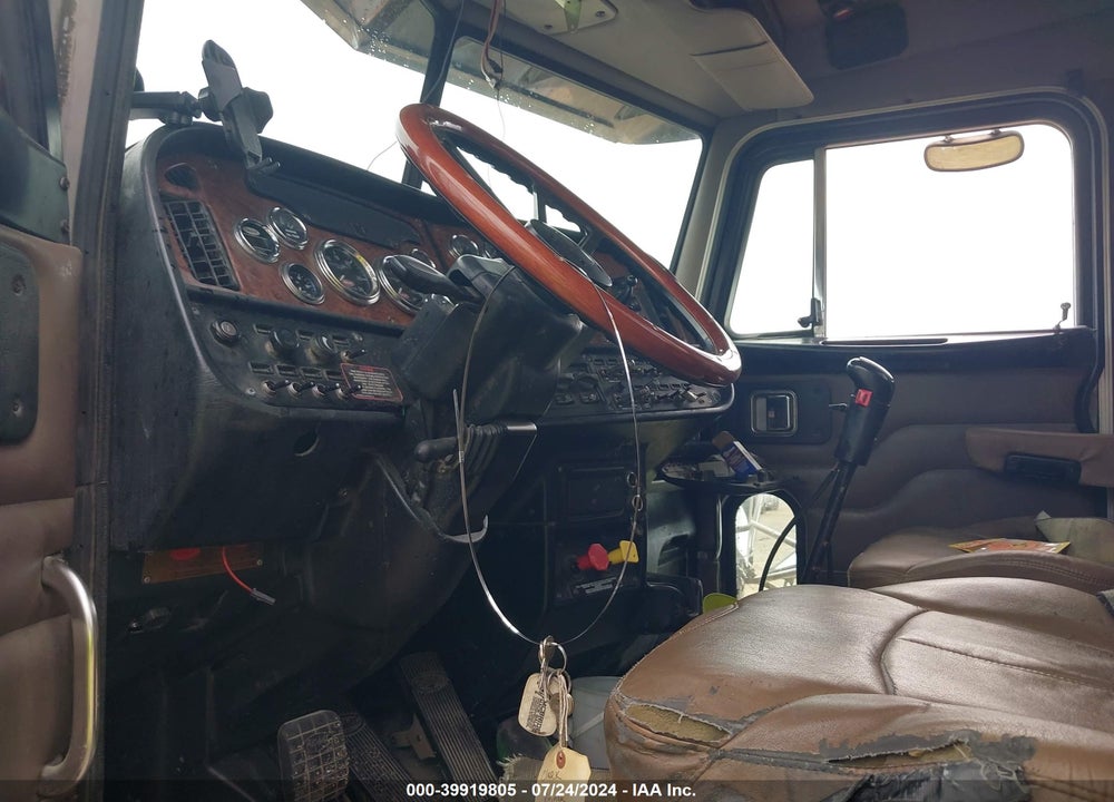 2004 PETERBILT 379 VIN: 1XP5D49X24D835015